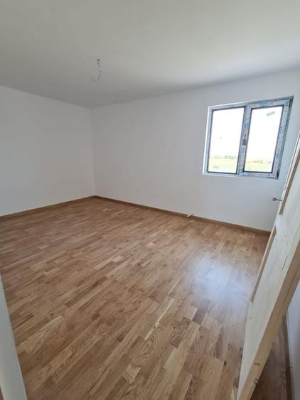 Casă cu 4 camere în Adunații-Copăceni