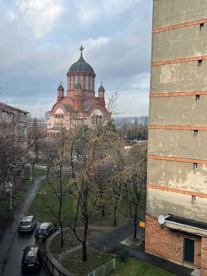 Apartament cu 3 camere decomandat în Nufărul