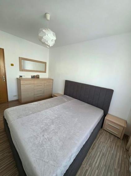 Apartament cu 3 camere decomandat, mobilat în Rahova