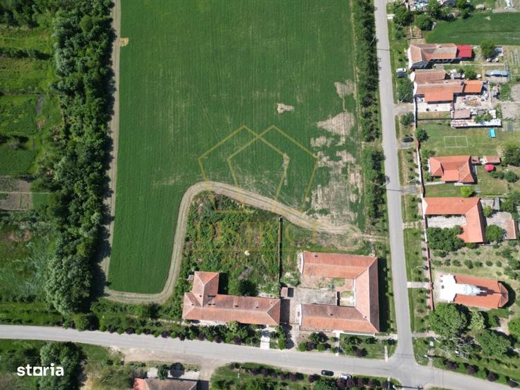 Casă cu 4 camere în Jupani