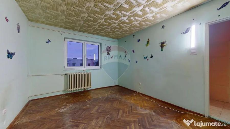 Apartament cu 3 camere semidecomandat în Electroprecizia