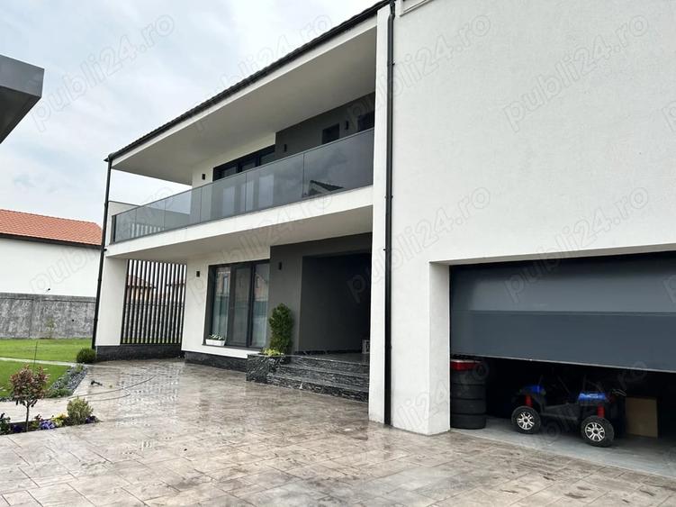 Casă cu Teren 999 Mp în Central