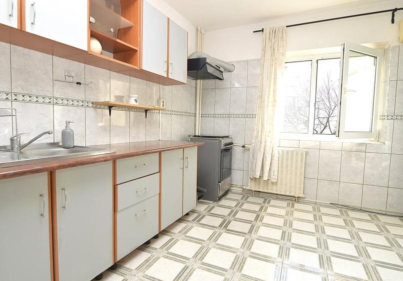 Apartament cu 3 camere decomandat, mobilat în Unirii