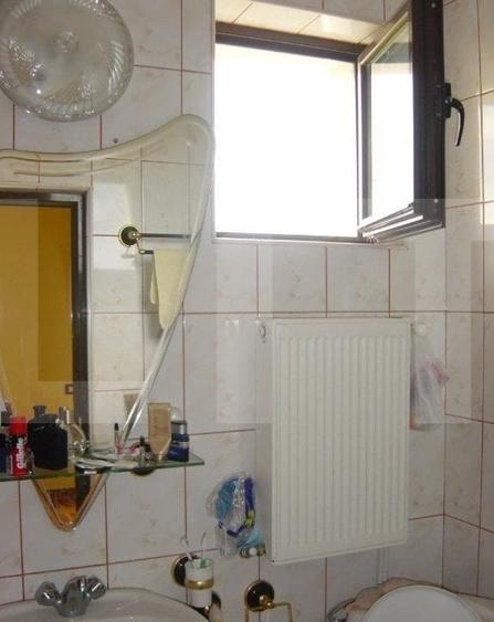 Casă individuală cu 5 camere cu Garaj în Vișan