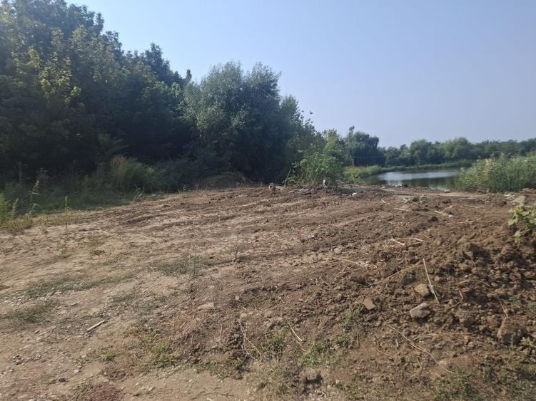 Teren de 1300 mp, în Afumați
