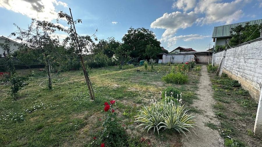 Casă cu Teren 1420 Mp în Ghiroda