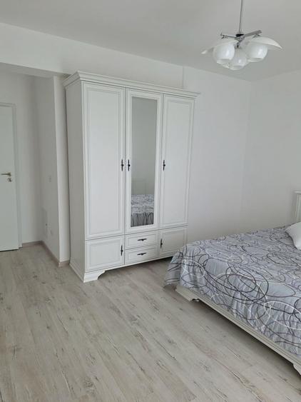 Garsonieră decomandată în Est