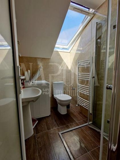 Casă individuală cu 11 camere cu Canalizare în Zorilor