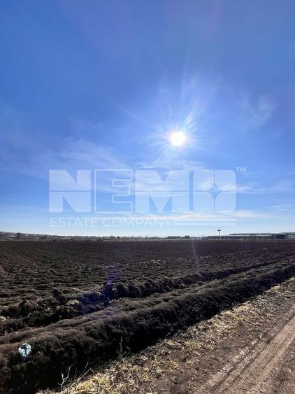 Teren agricol extravilan de 10000 mp, în Stroiești