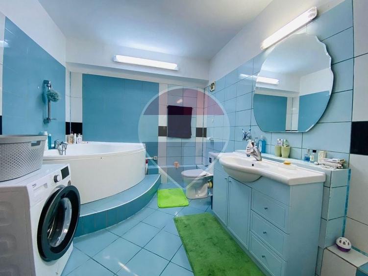 Casă individuală cu 14 camere cu Piscina în Nord