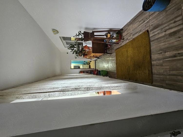Casă cu 3 camere cu Teren 1600 Mp în Spătărei