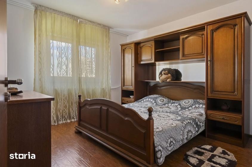Apartament cu 4 camere decomandat în Rahova