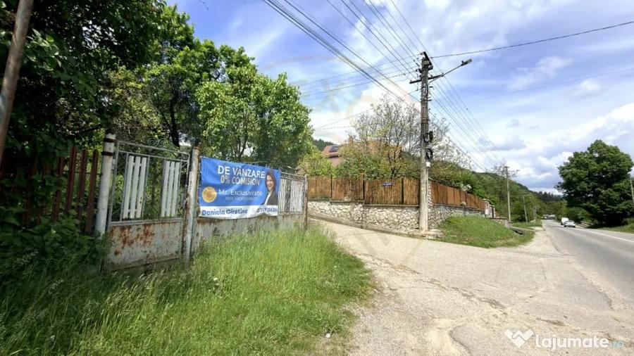 Casă cu 3 camere cu Teren 4696 Mp în Central