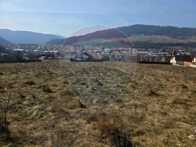 Teren de 2606 mp, în Calea Romanului
