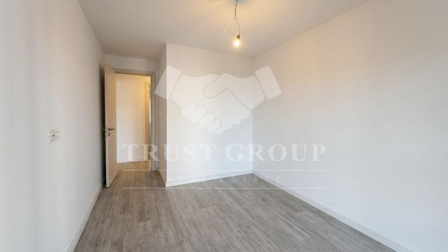 Apartament cu 3 camere semidecomandat în Domenii