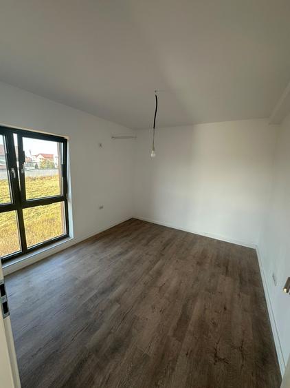 Duplex cu 5 camere cu Teren 100 Mp în Jilava