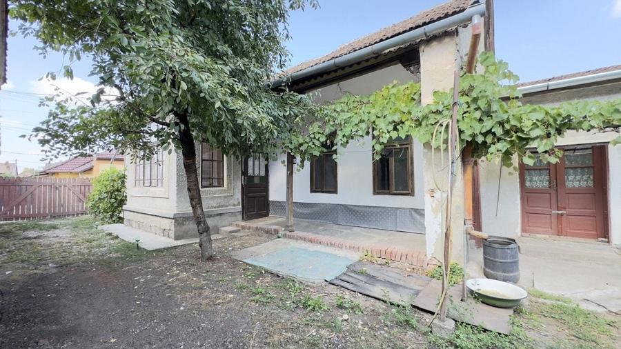 Casă individuală cu 4 camere cu Canalizare în Nord-Vest