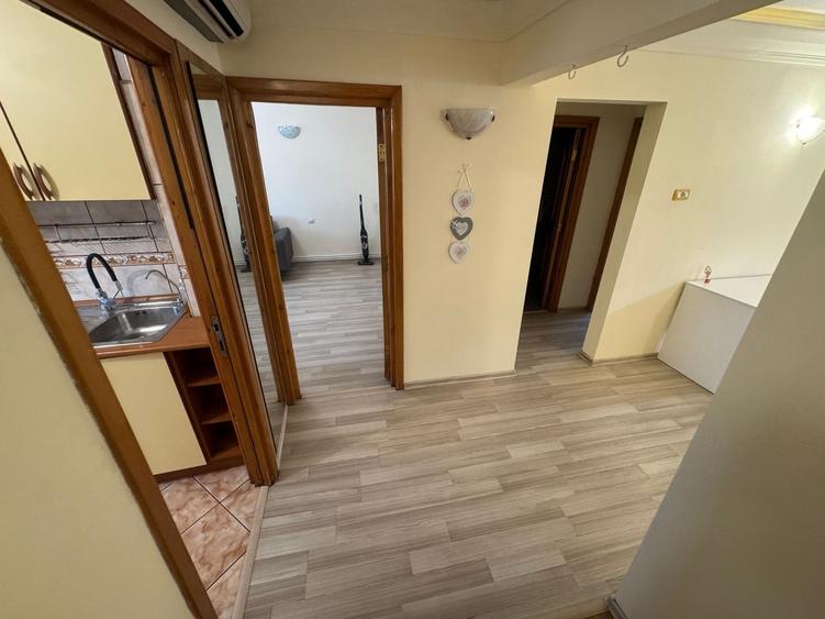 Apartament cu 4 camere decomandat, mobilat în Casa de Cultură