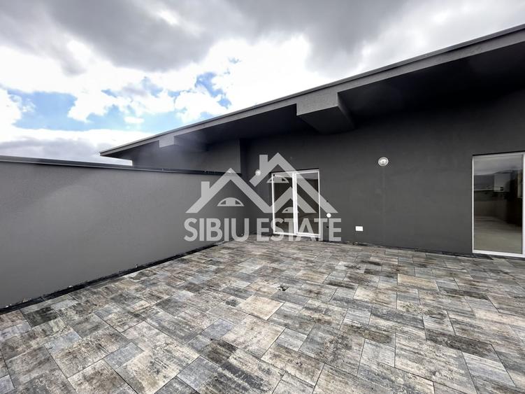 Penthouse cu 3 camere în Șelimbăr