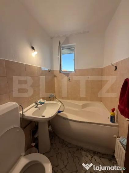 Apartament cu 2 camere semidecomandat în 1 Mai