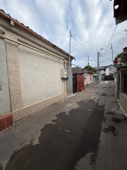 Casă individuală cu 3 camere cu Canalizare în Piața Centrală