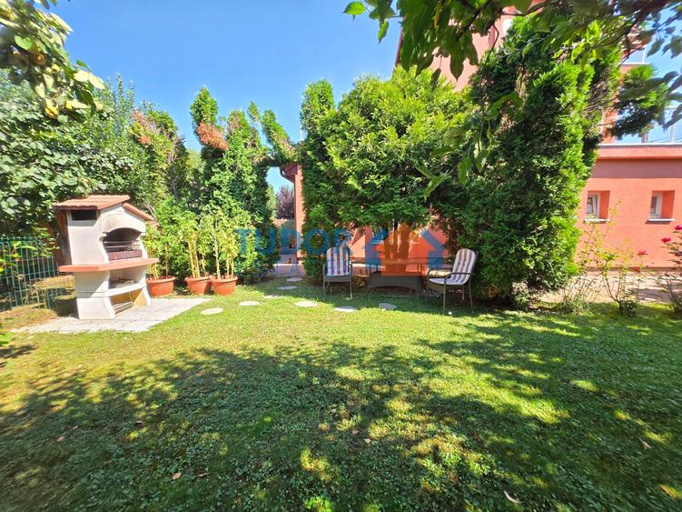 Vilă elegantă cu 5 dormitoare, grădină privată de 500 mp, terasă și garaj - 30