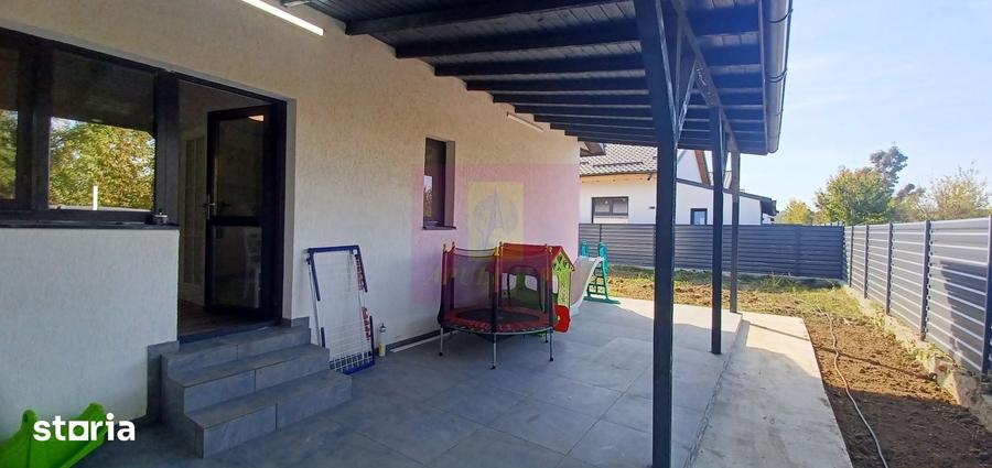 Casă cu 4 camere cu Teren 500 Mp în Tărtășești