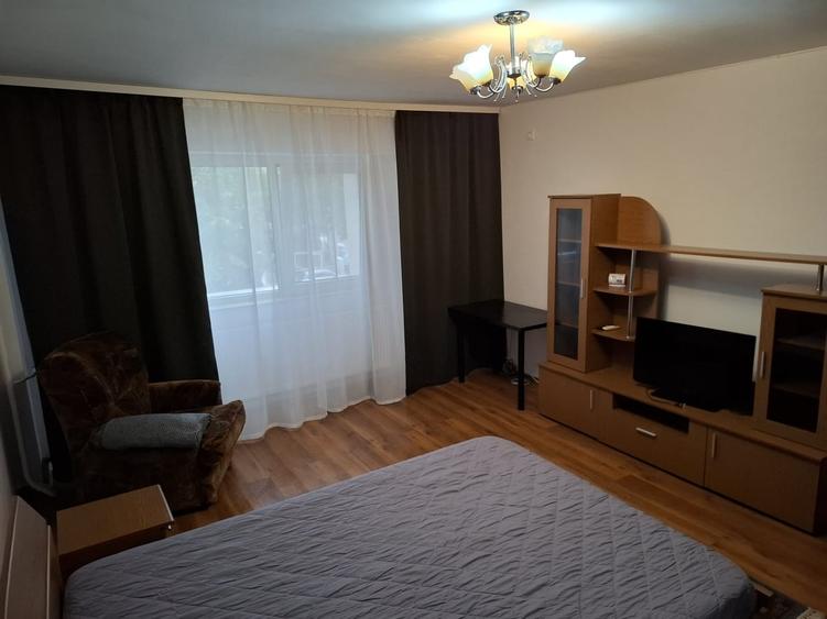 Garsonieră decomandată în Lizeanu