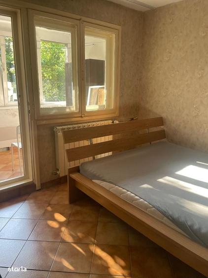 Apartament cu 3 camere decomandat în Drumul Taberei