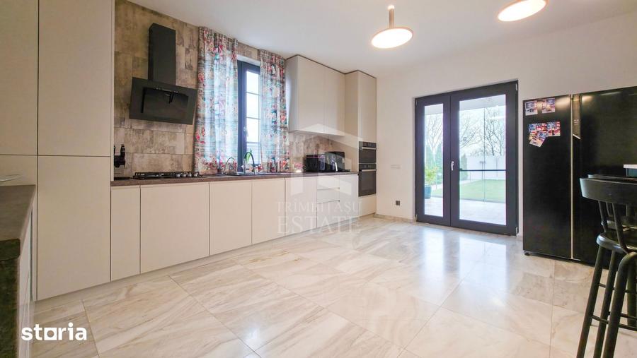 Casă cu 7 camere cu Teren 575 Mp în Dragomirești-Vale
