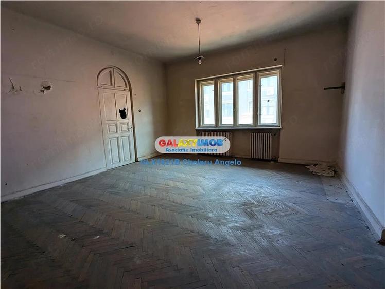 Casă cu 10 camere cu Teren 1760 Mp în Cișmigiu