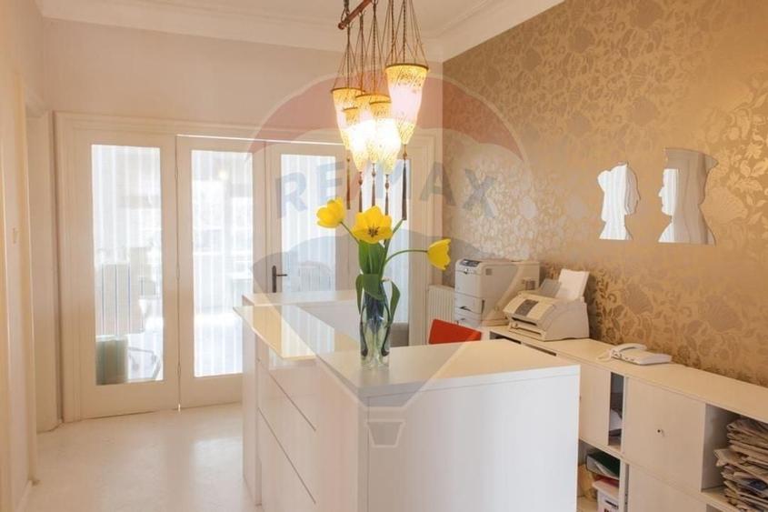 Apartament cu 4 camere decomandat în Dacia