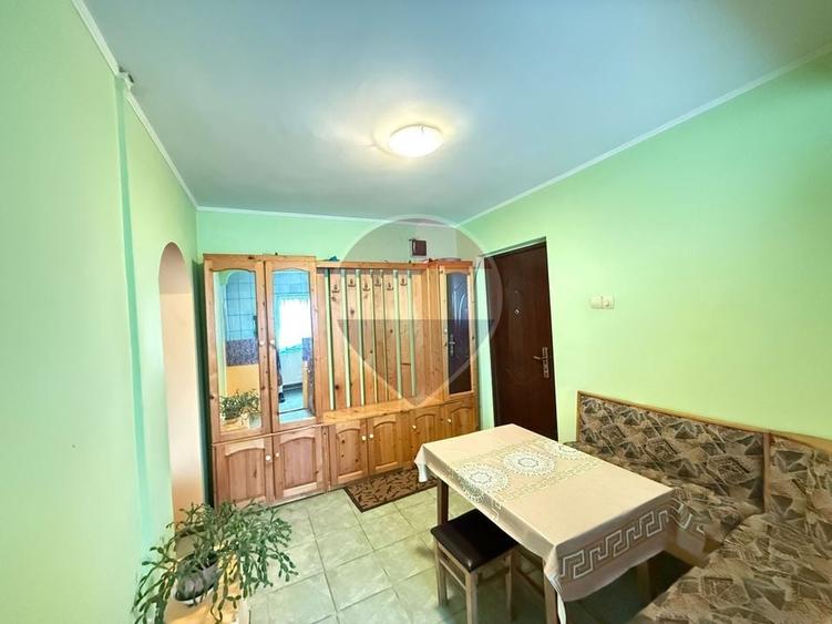 Apartament cu 2 camere semidecomandat, mobilat în Nord-Est
