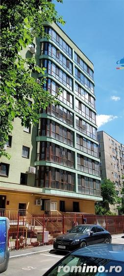 Apartament cu 3 camere decomandat în Baicului