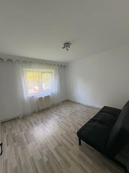 Apartament cu 2 camere decomandat, mobilat în Hotvon