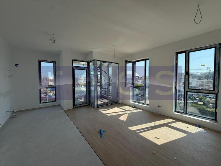 Apartament cu 4 camere, mobilat în Central