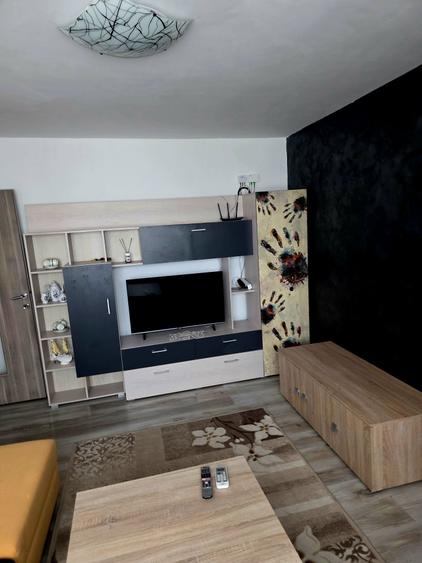 Apartament cu 2 camere semidecomandat în Micro 5