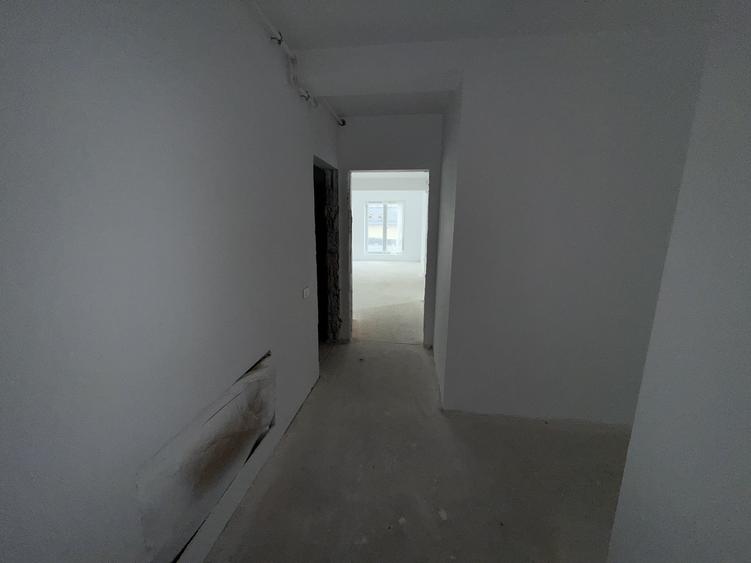 Apartament cu 4 camere decomandat în Theodor Pallady