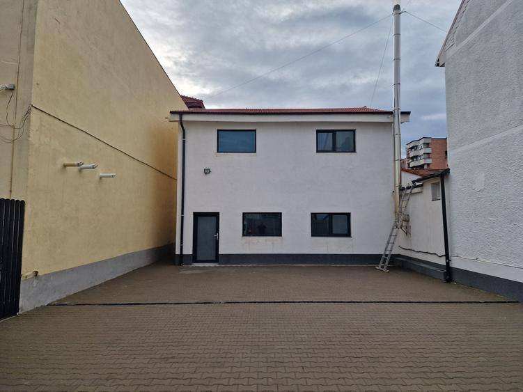 Spațiu comercial, de 16 mp, în Decebal