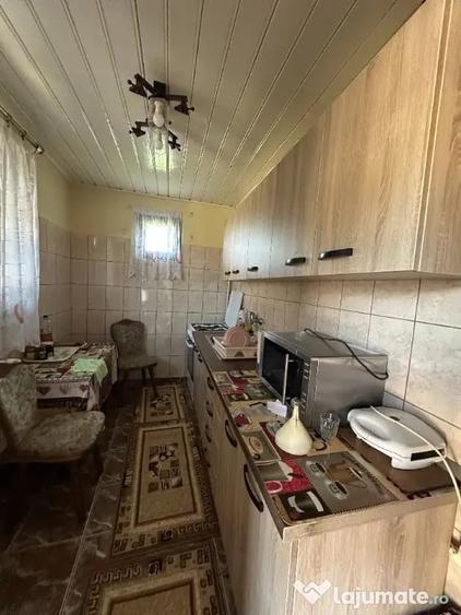 Casă cu 7 camere cu Teren 1039 Mp în Cornești