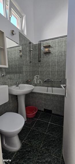 Casă cu 5 camere cu Teren 600 Mp în 7 Noiembrie