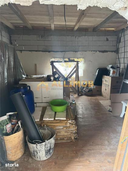 Casă cu 3 camere cu Teren 692 Mp în Fulga