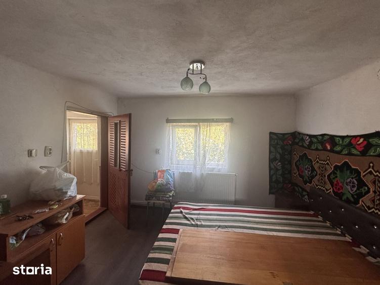 Casă cu 3 camere cu Teren 2000 Mp în Stâlpeni