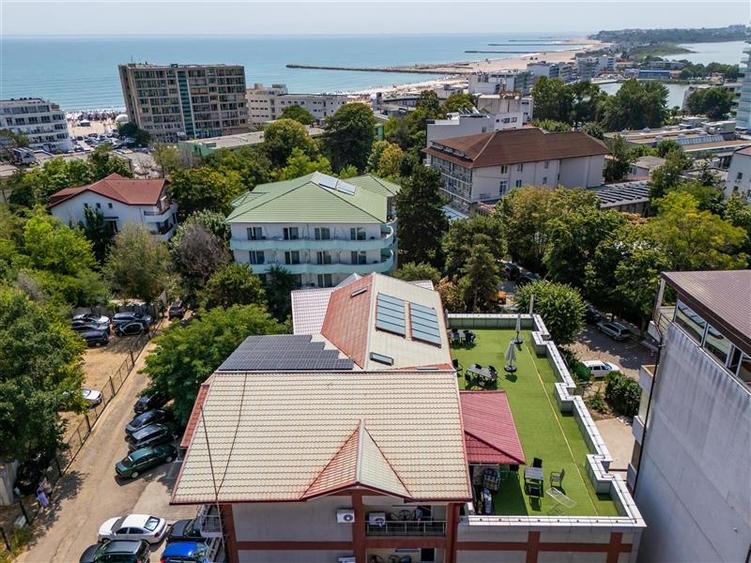 Hotel/Pensiune, de 1,681 mp, în Central