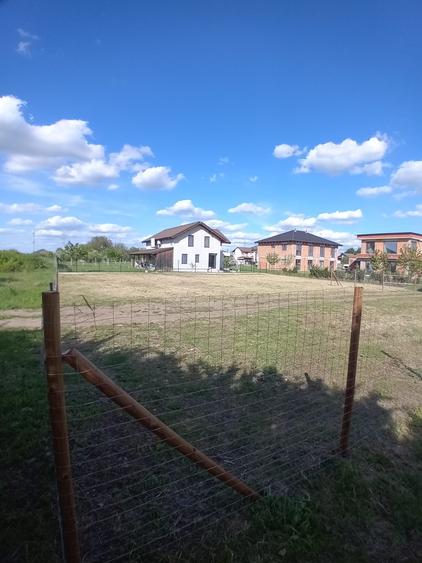 Teren Construcții intravilan de 903 mp, în Dumbrăvița
