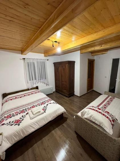 Duplex cu 8 camere cu Canalizare în Exterior Nord