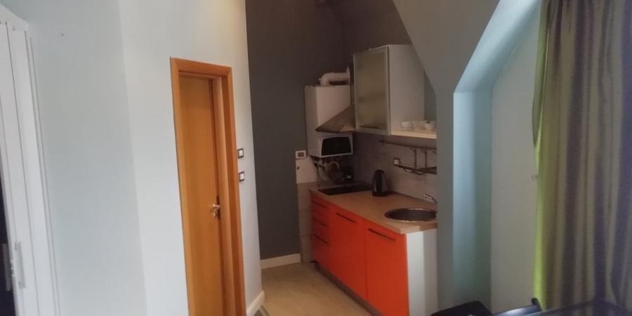 Garsonieră semidecomandată, mobilată în P-ța Unirii