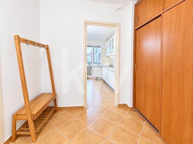 Apartament cu 3 camere circular, mobilat în Centrul Civic
