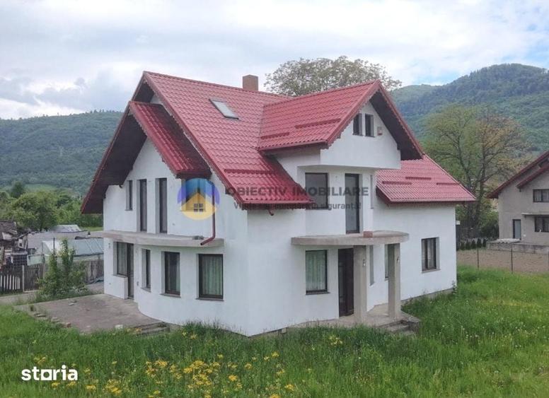 Casă cu 4 camere cu Teren 808 Mp în Tarcău