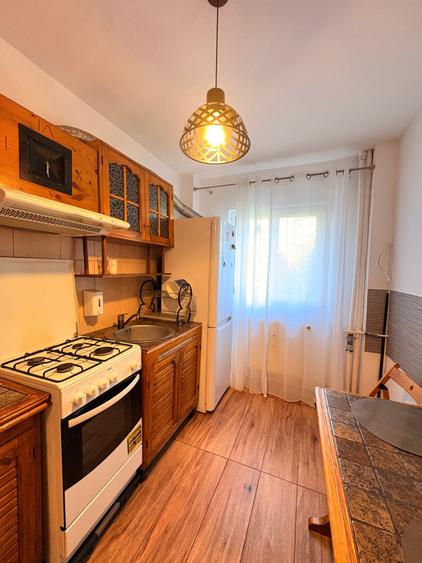 Apartament cu 2 camere decomandat în Titulescu